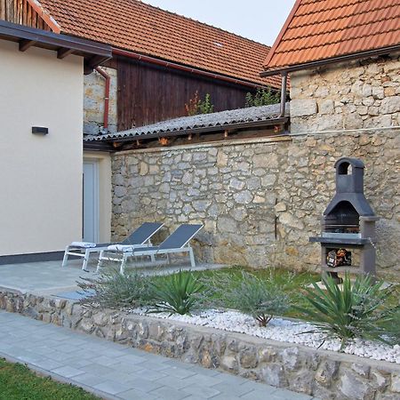 Guesthouse L&K Brinje Kültér fotó
