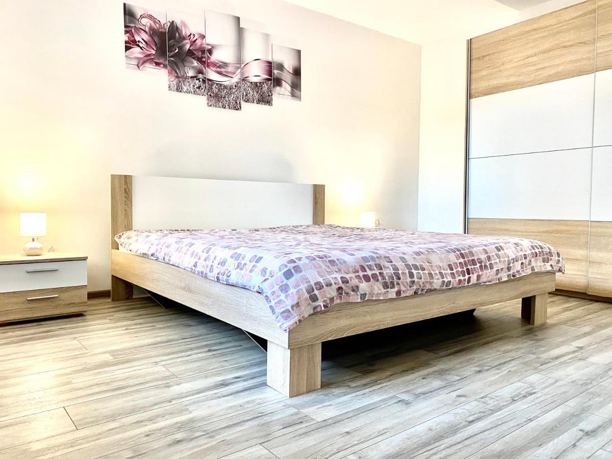 Guesthouse L&K Brinje Kültér fotó
