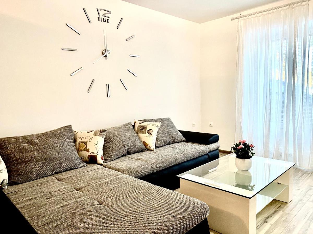 Guesthouse L&K Brinje Kültér fotó