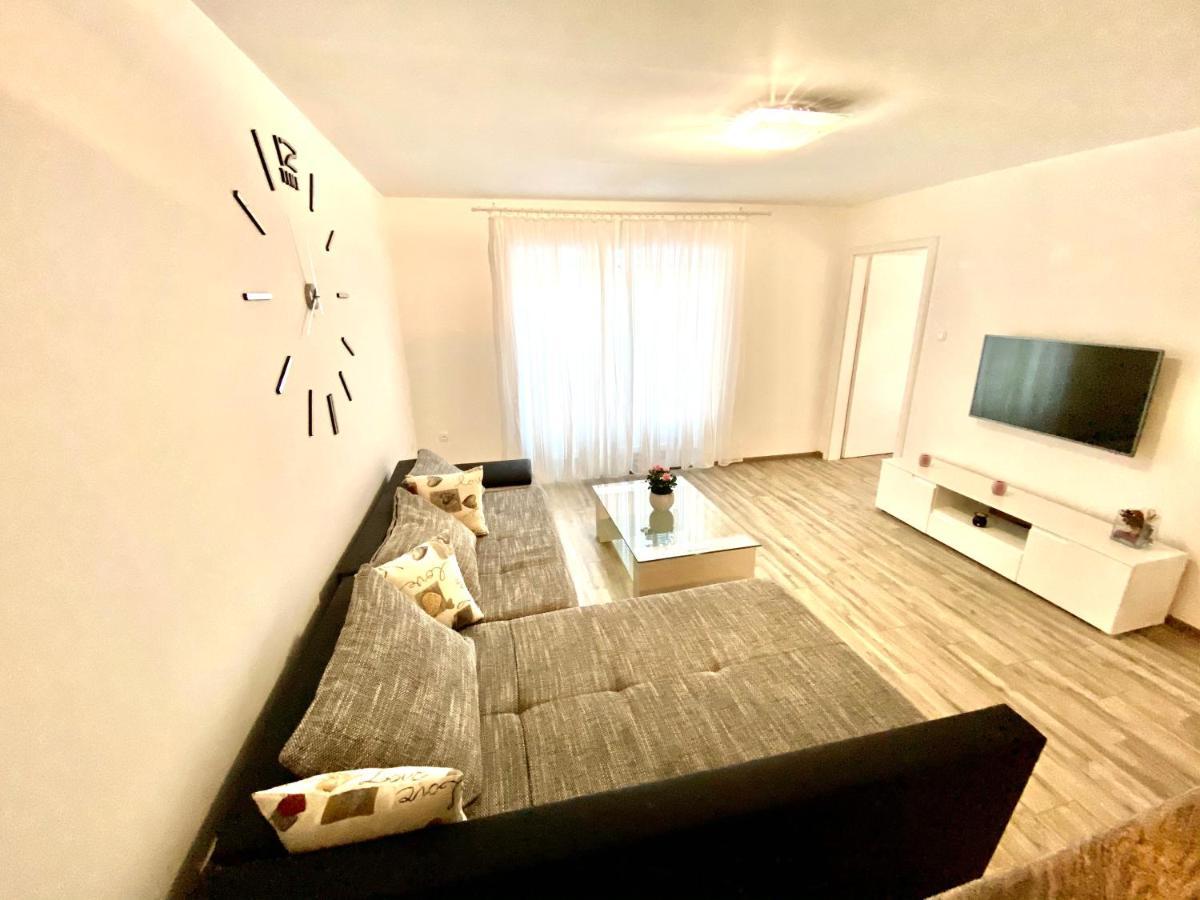 Guesthouse L&K Brinje Kültér fotó